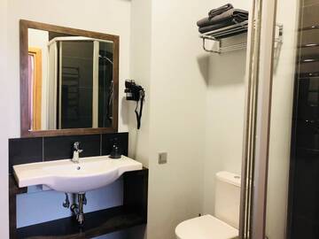 Фото номера Двухместный номер Делюкс с 1 кроватью Отель Hotel Kolumbs г. Лиепая 14
